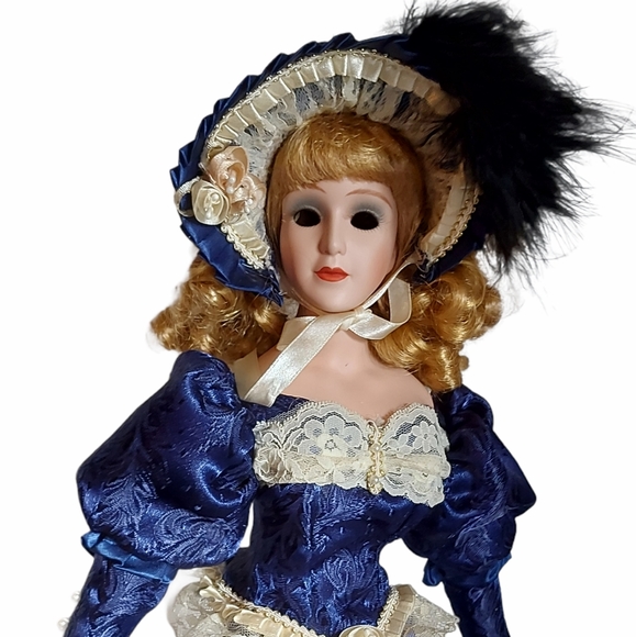 Creepy Porcelain Doll - Picture 2 of 3